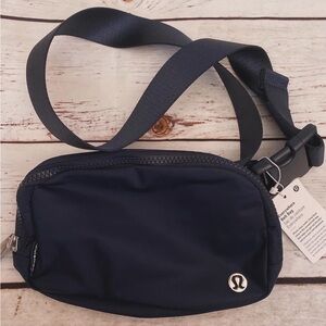 lululemon belt bag